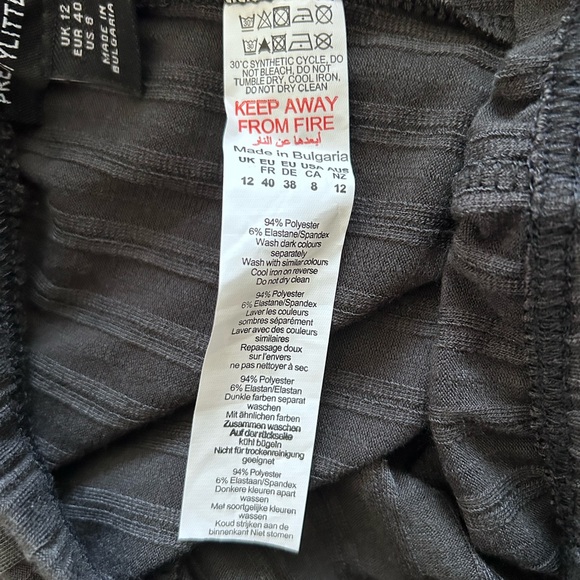 PrettyLittleThing Shape Charcoal Grey Wide Rib Flared Pants/Trousers Sz. 8 NWT - Picture 10 of 10